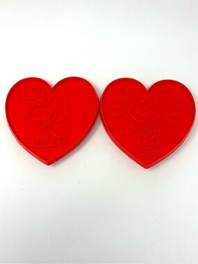 Vintage 70's Snoopy & Charlie Brown Red Heart Valentine Cookie Cutter 4.5”